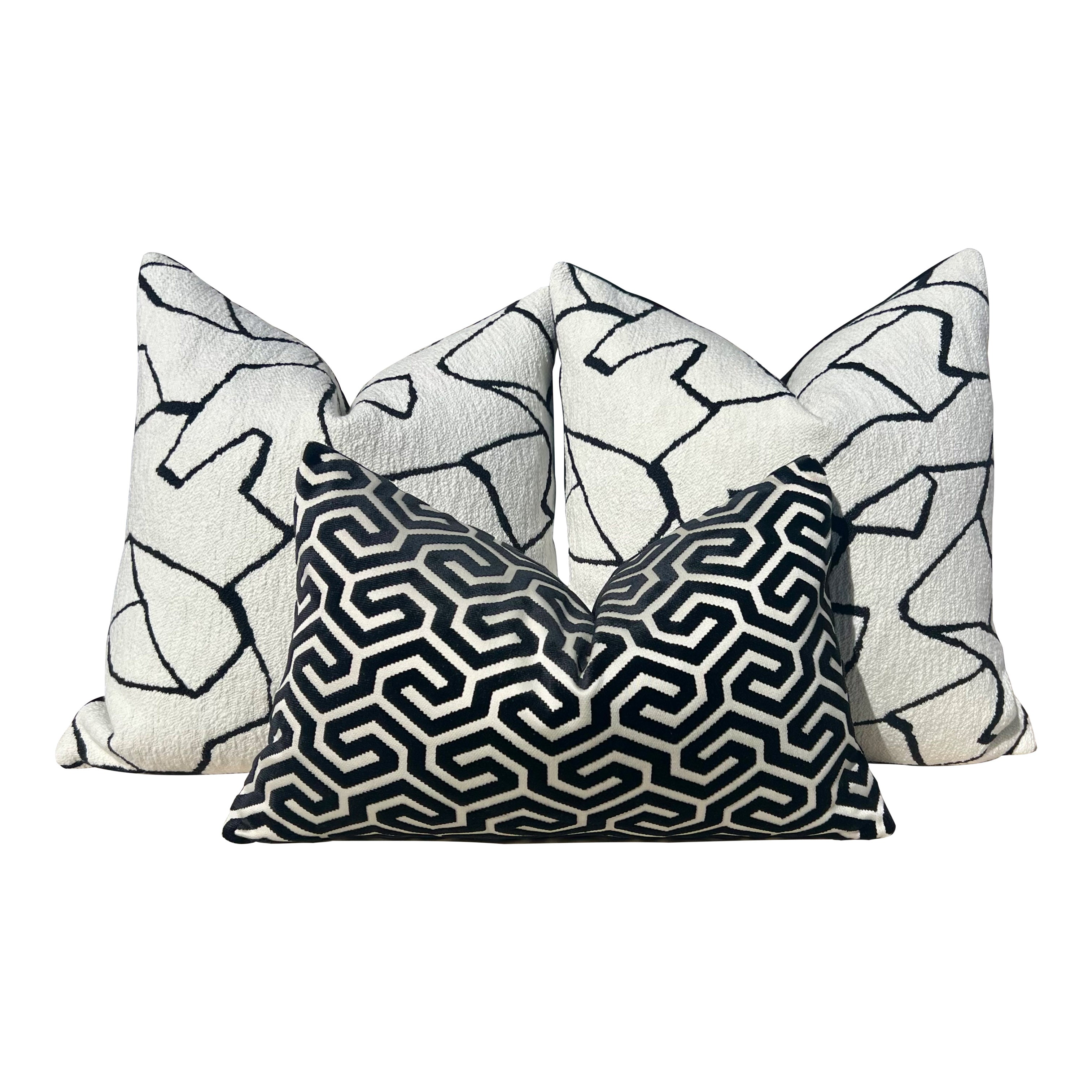 Donghia Barkcloth Weave Pillow - Noir