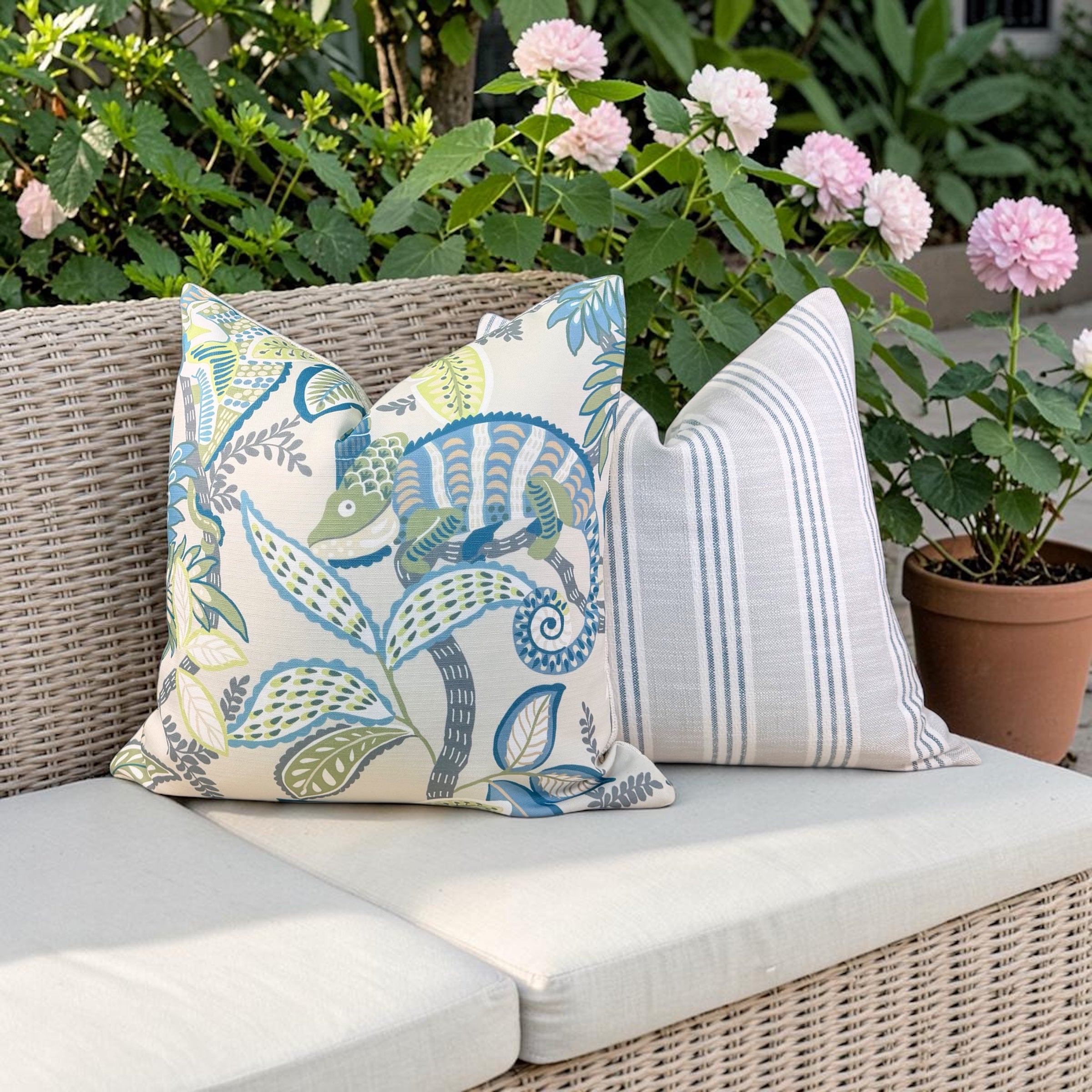 Thibaut Outdoor Southport Pillow - Sterling, Cobalt