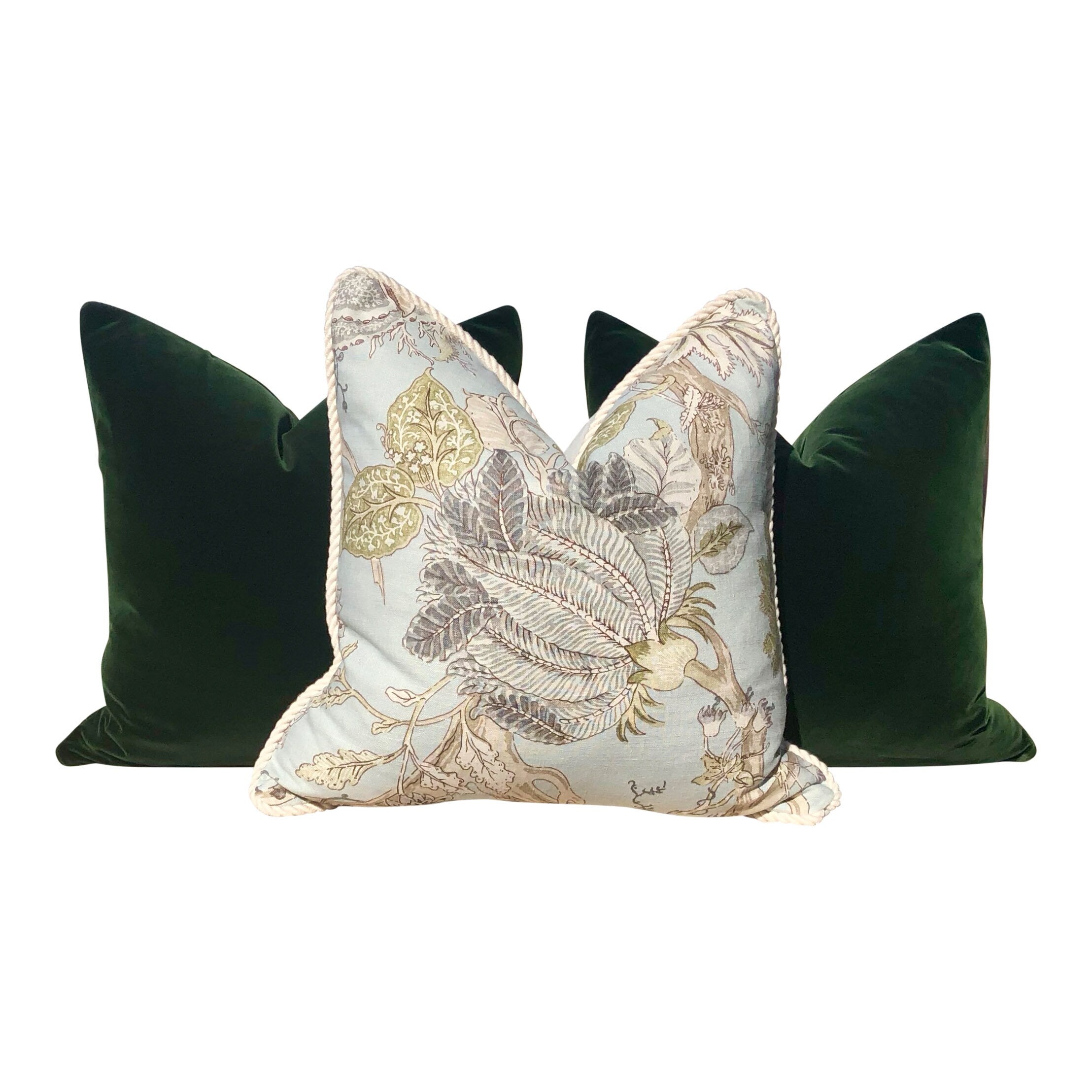 Velvet Pillow in Green. Decorative Velvet pillow, Lumbar Velvet Pillow, Solid Velvet pillow, Accent throw Cushion, Designer Pillow Cover.