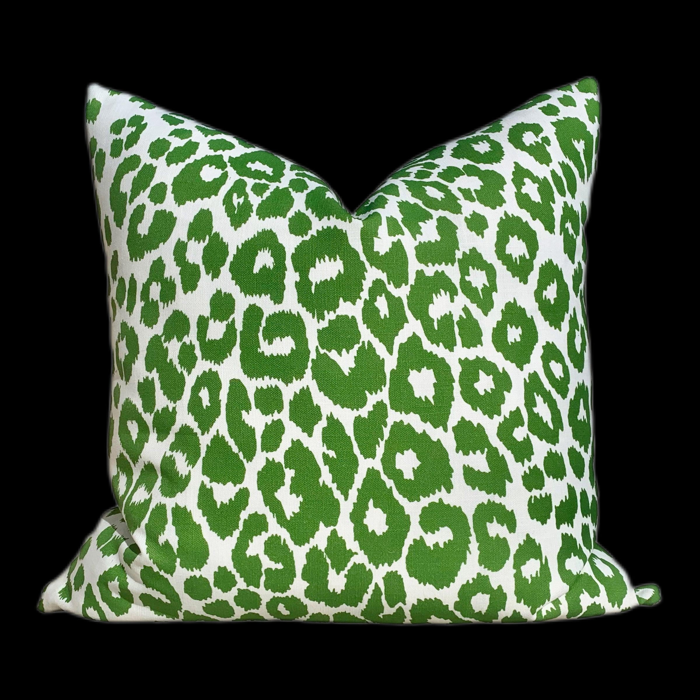 Outdoor Iconic Leopard Pillow in Green. Spotted lumbar Pillow Schumacher Accent Pillow Cover Square Toss Pillow, Accent Pillow