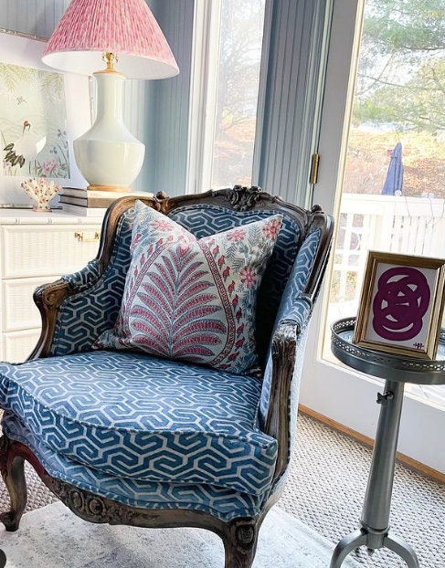 Thibaut Palampore Pillow in Red and Blue. Palm Leaf Pillow Cover, Medallion Cushion, Chinoiserie Accent Pillow, Bedding Pillow Decor