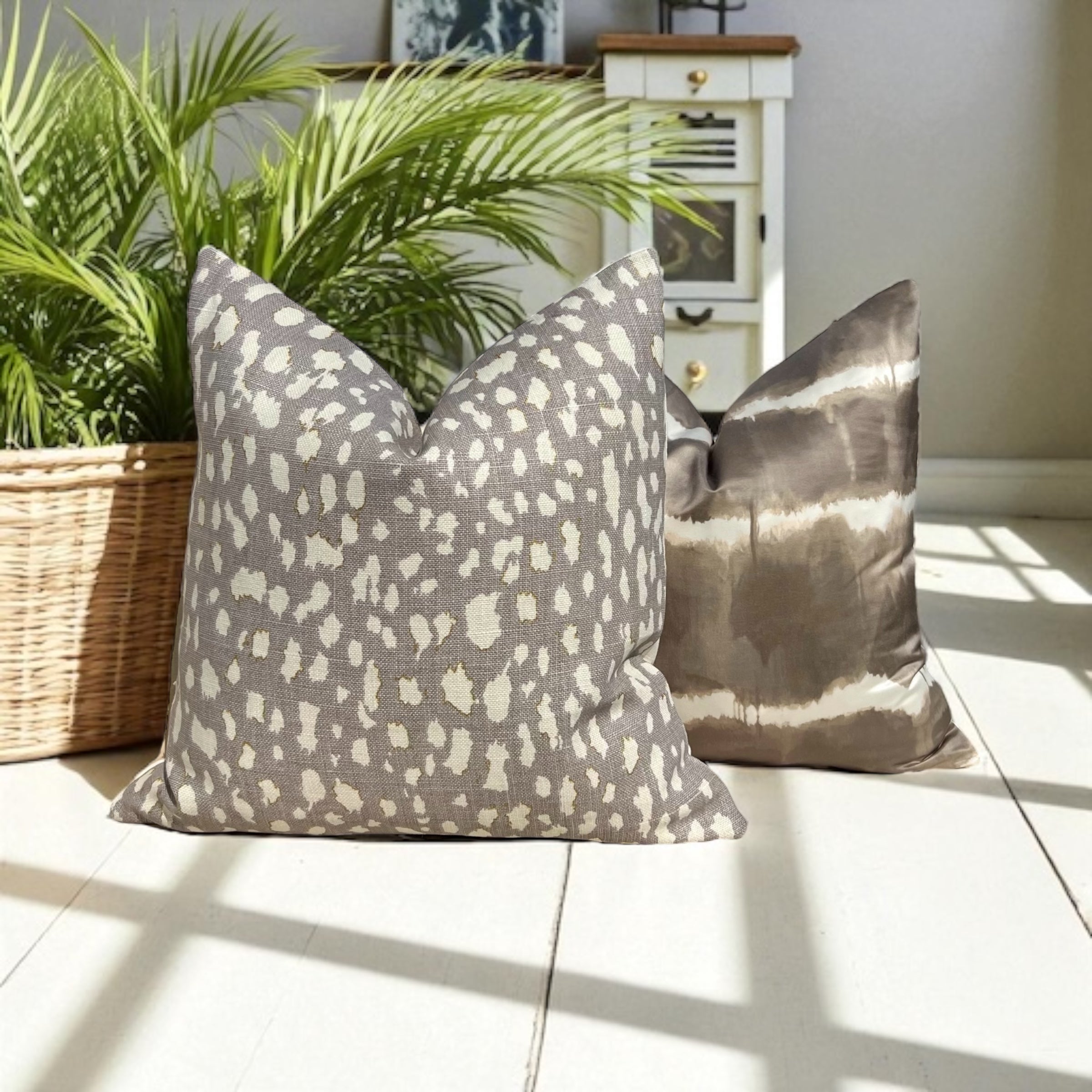 Kravet Couture Lynx Dot Pillow in Lavender