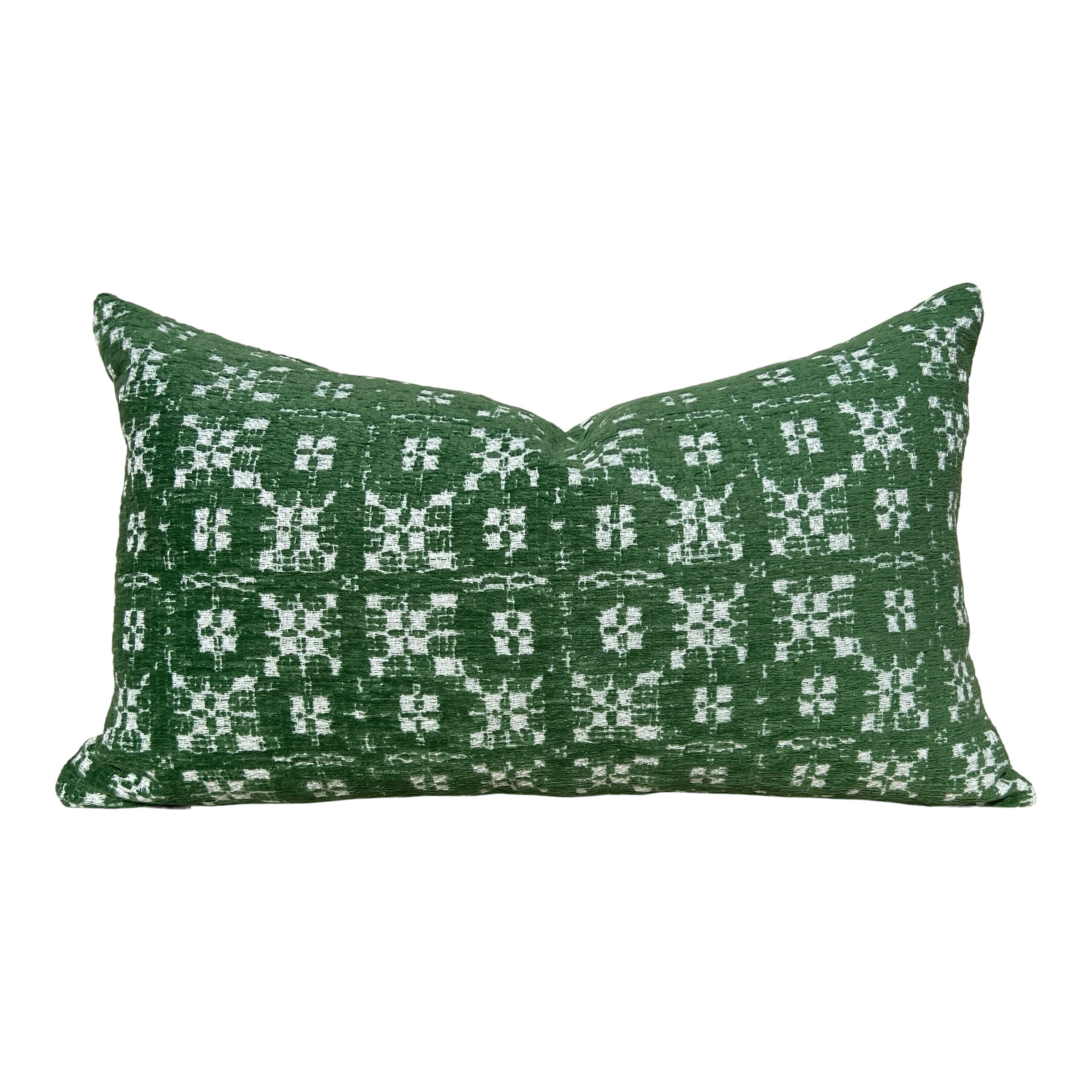 Thibaut Outdoor Woven Briemfield Pillow in Kelly Green. Outdoor Green Small Scale Pillow Cover, Designer Accent Perfomance Cushions