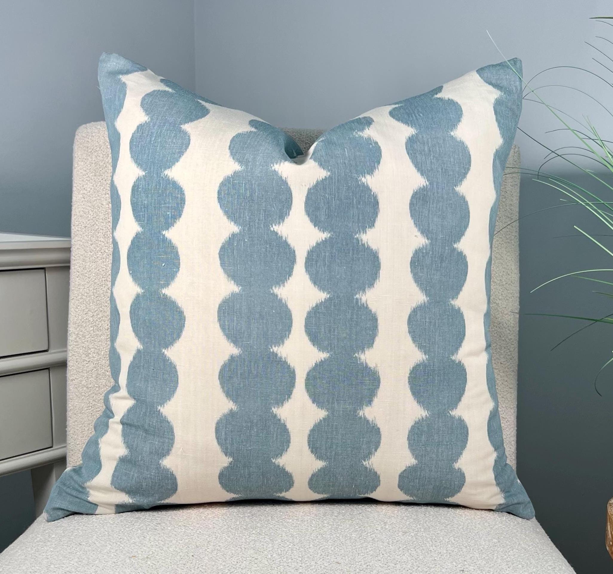 Schumacher Full Circle Linen Pillow in Sky. Designer High End Decorative Pillows in Blue Tones, Accent Geometric Pillow Cover Blue and White