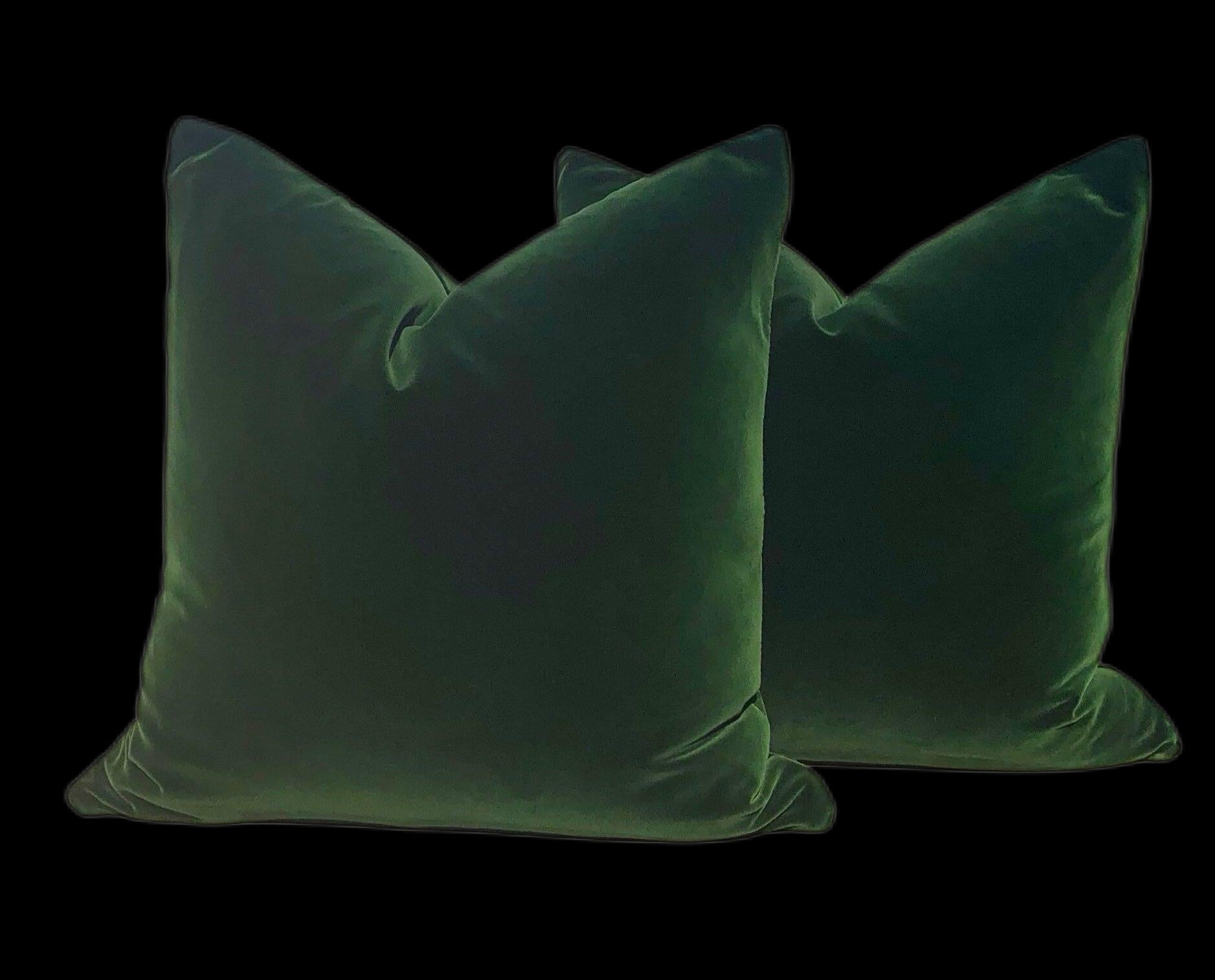 Velvet Pillow in Green. Decorative Velvet pillow, Lumbar Velvet Pillow, Solid Velvet pillow, Accent throw Cushion, Designer Pillow Cover.