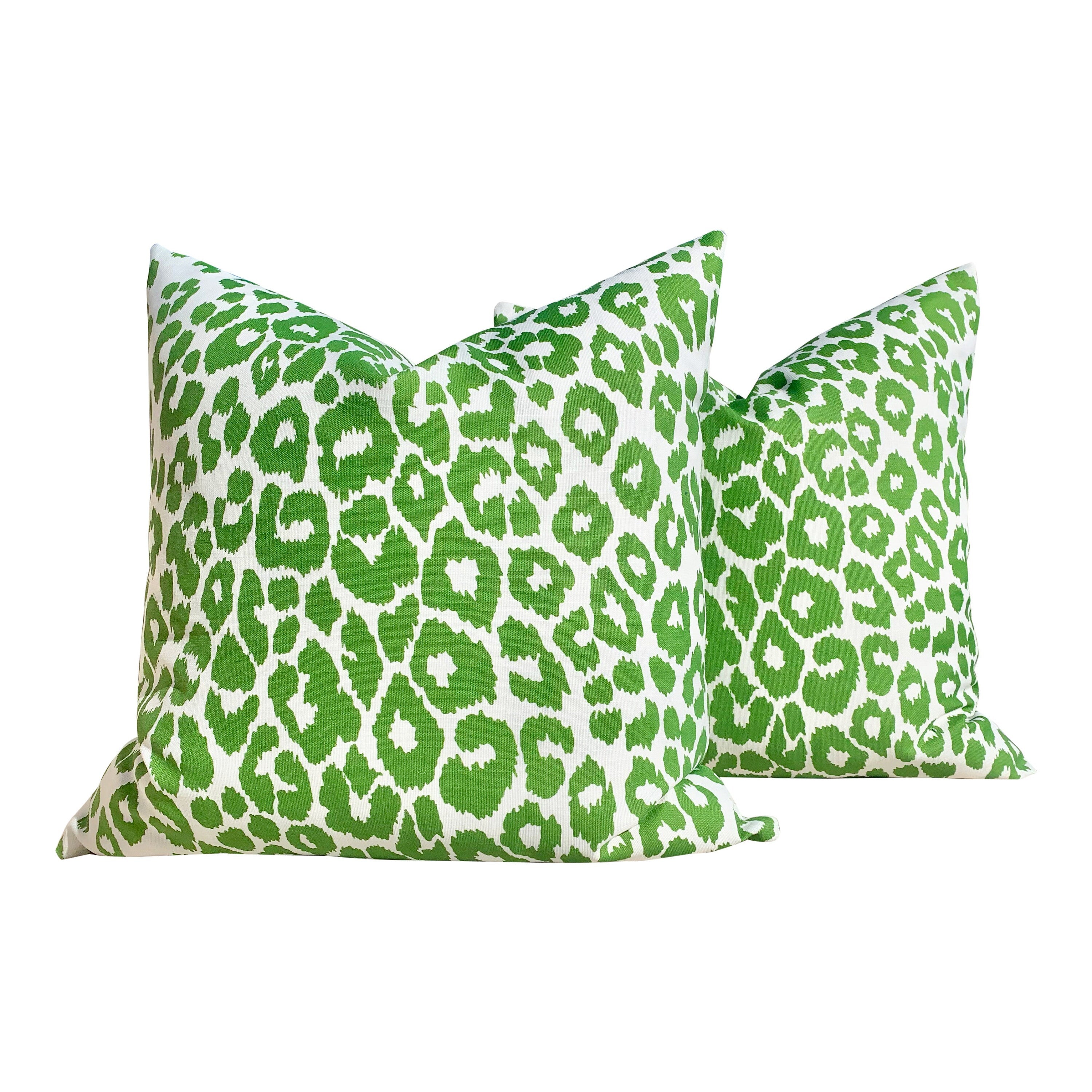 Outdoor Iconic Leopard Pillow in Green. Spotted lumbar Pillow Schumacher Accent Pillow Cover Square Toss Pillow, Accent Pillow