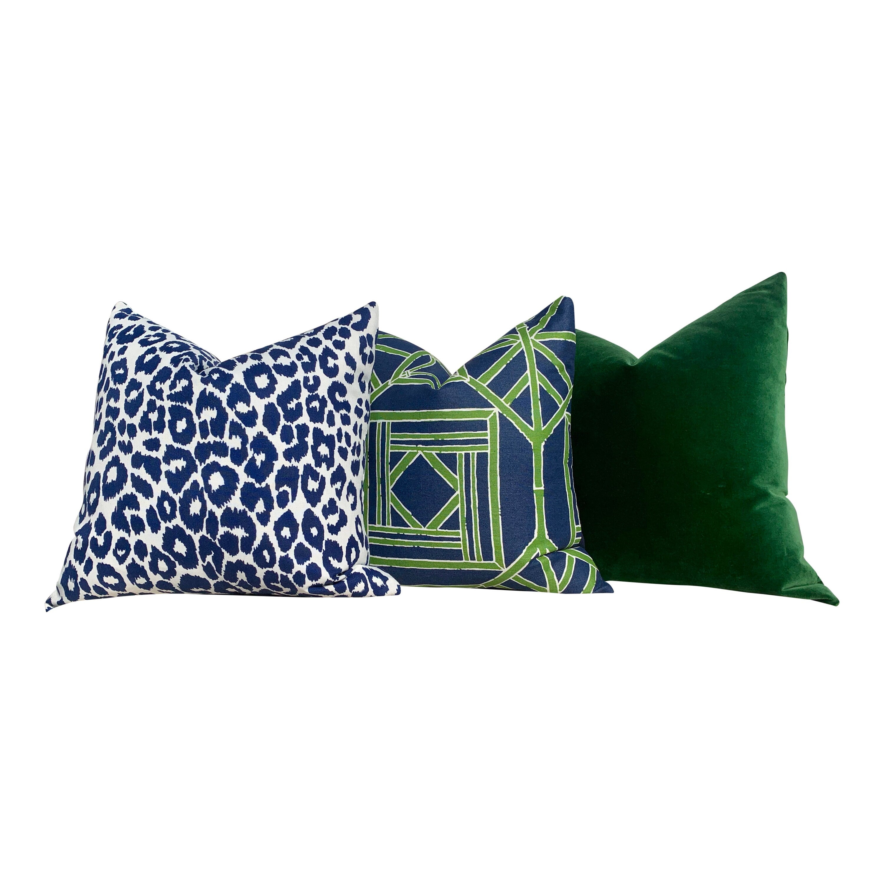 Velvet Pillow in Green. Decorative Velvet pillow, Lumbar Velvet Pillow, Solid Velvet pillow, Accent throw Cushion, Designer Pillow Cover.