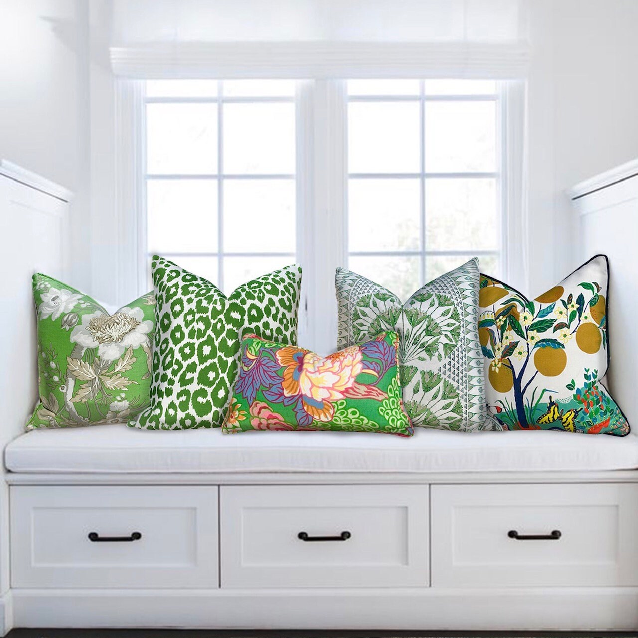Outdoor Iconic Leopard Pillow in Green. Spotted lumbar Pillow Schumacher Accent Pillow Cover Square Toss Pillow, Accent Pillow