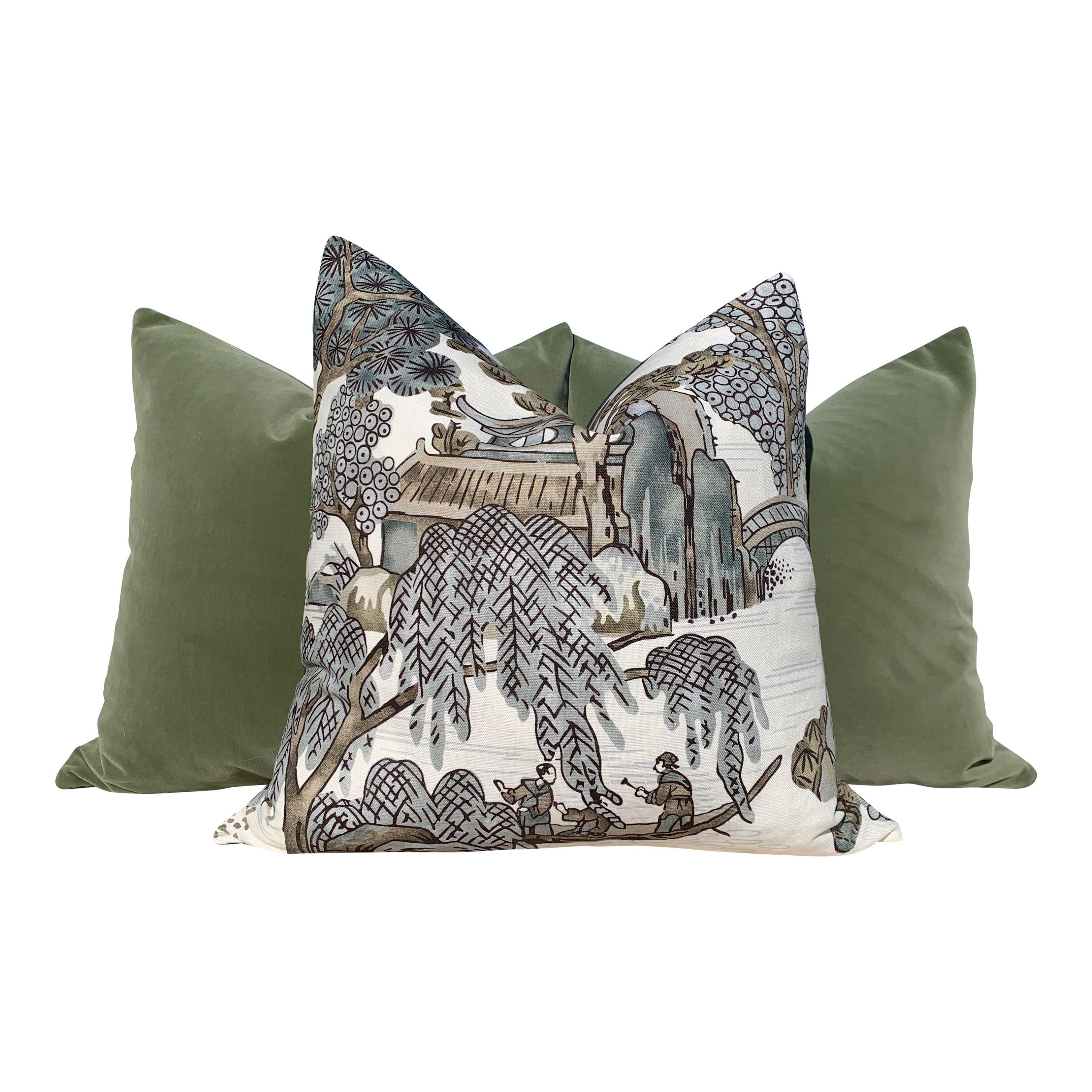 Velvet Pillow in Green. Decorative Velvet pillow, Lumbar Velvet Pillow, Solid Velvet pillow, Accent throw Cushion, Designer Pillow Cover.