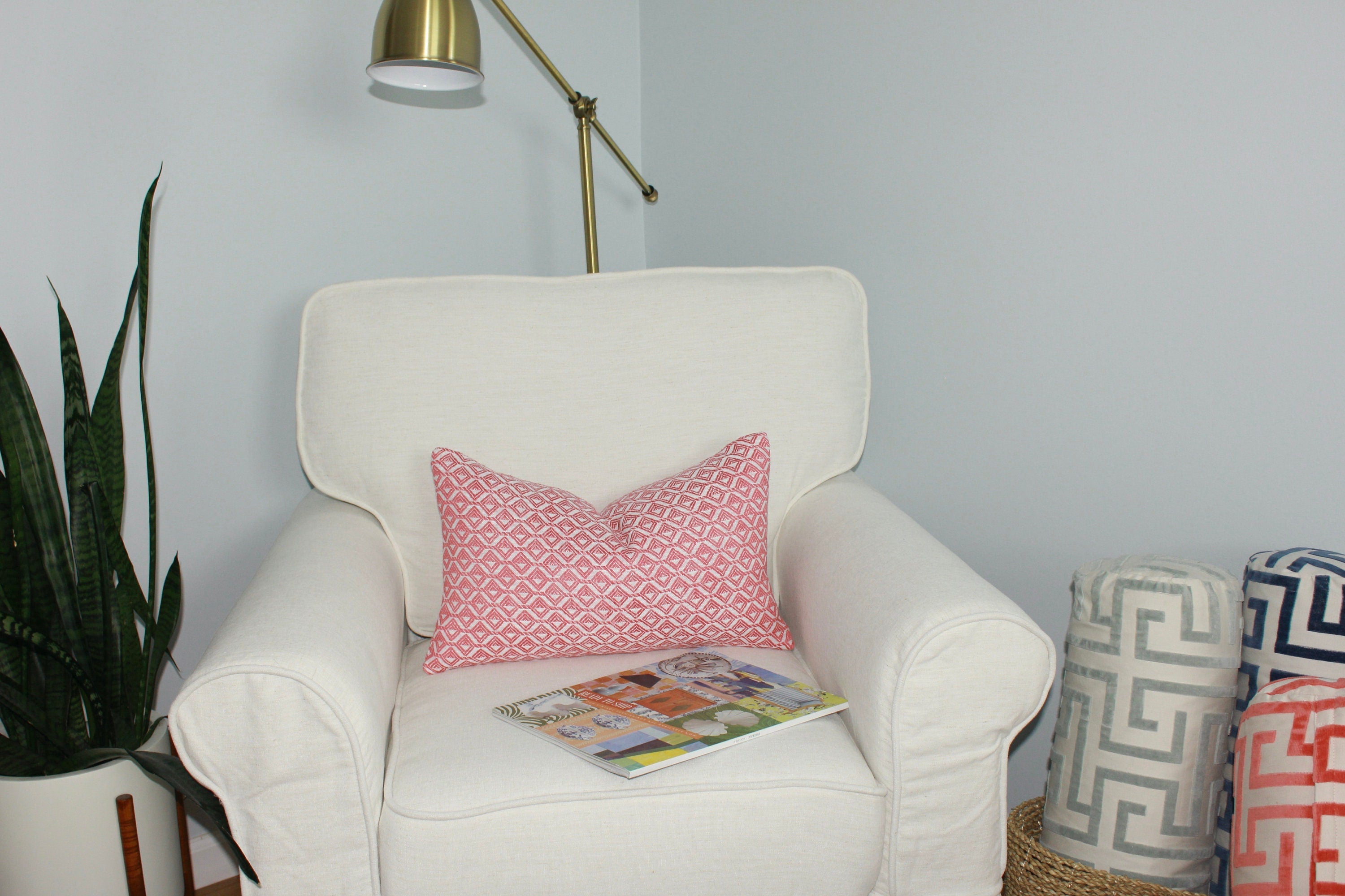 Outdoor Trion Woven Pillow in Peony. Thiabut Designer Patio Decorative Accent Cushion in Pink. Lumbar Chair Pillow Case in Pink and White